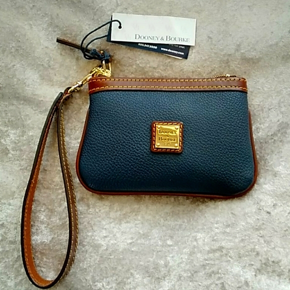 Dooney & Bourke Wristlet - Picture 2 of 6